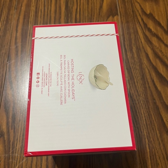 Lenox Cream and Green‎ Holiday Bowl Set - Picture 2 of 5